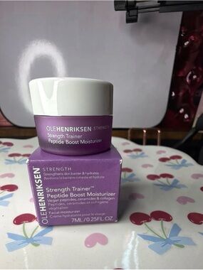 Ole Henriksen Purple Strength Trainer Peptide Boost Moisturizer